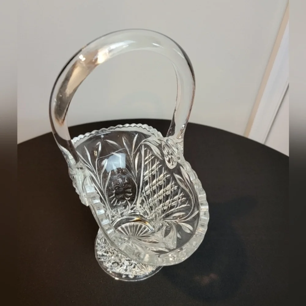 Princess House Diamond Cut Lead‎ Crystal Basket with Handle
